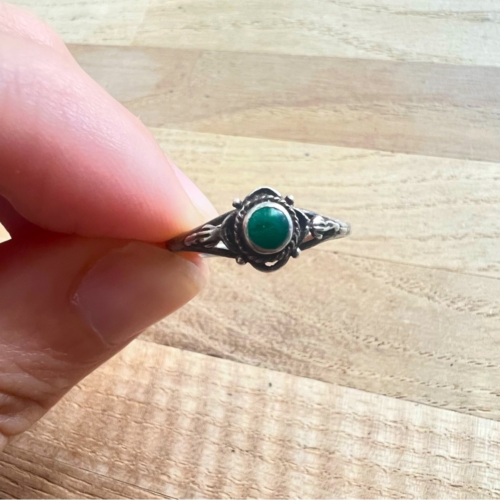 Vintage southwestern style 925 Sterling silver ring malachite inlay